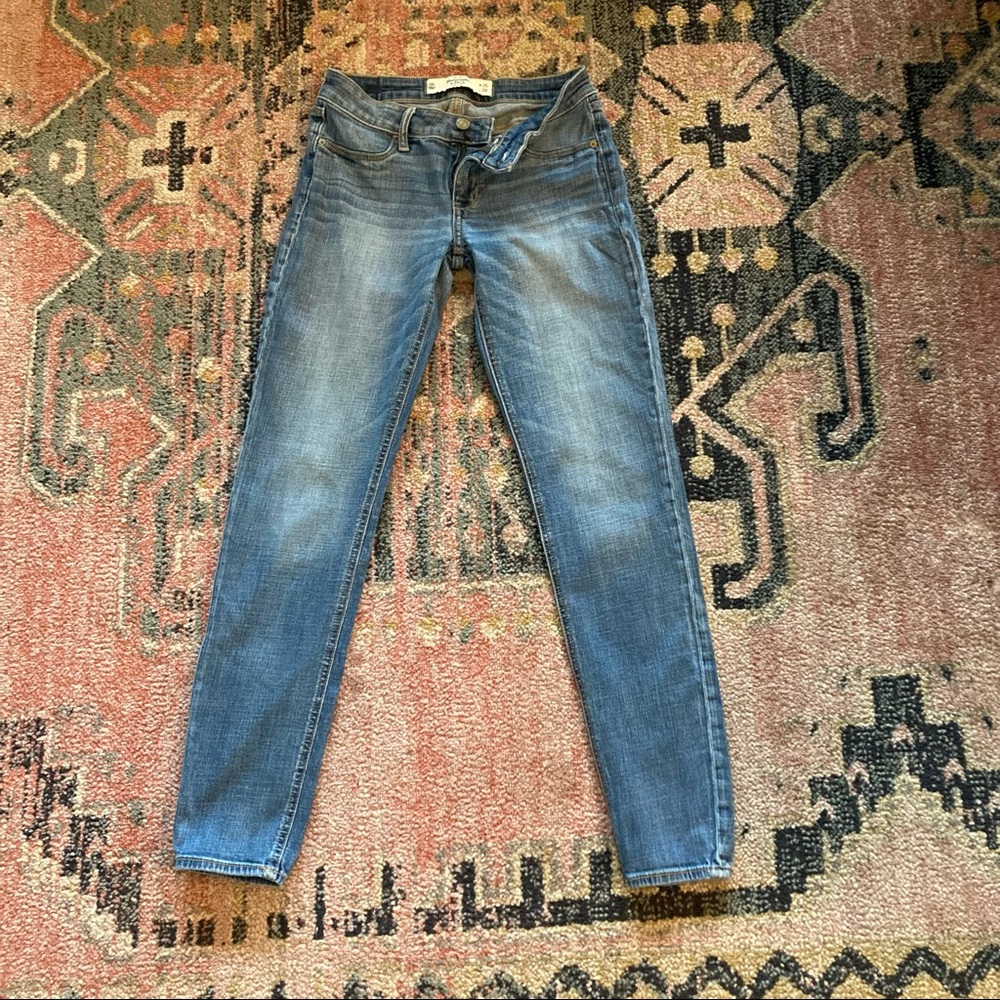 Abercrombie & Fitch New York Women’s Jeans.